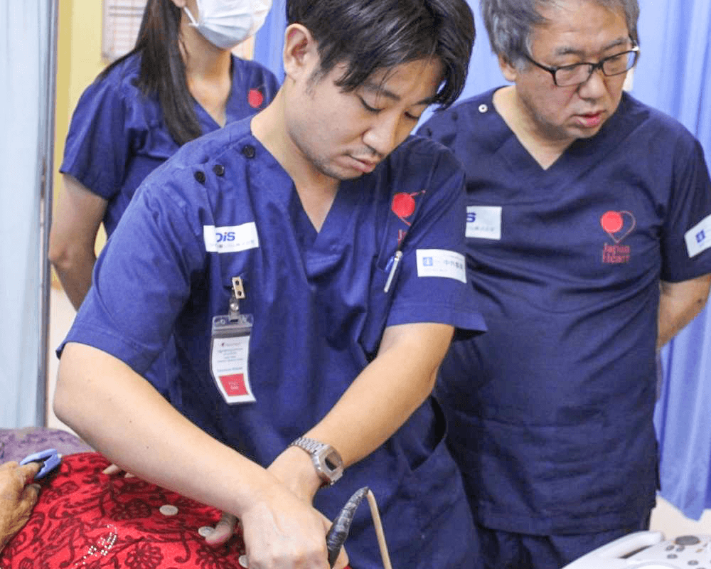 里村 英章 医師